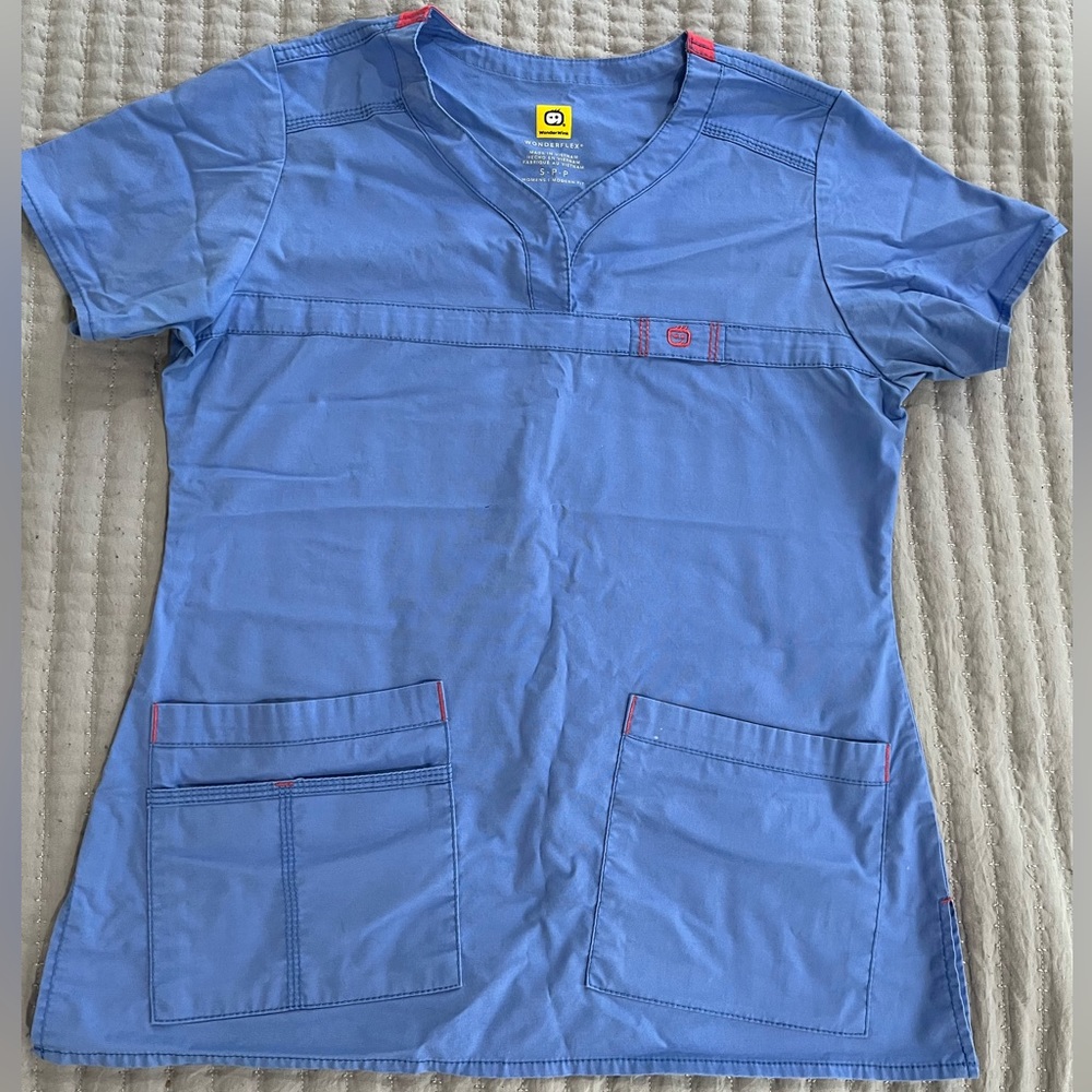 WonderWink scrub top